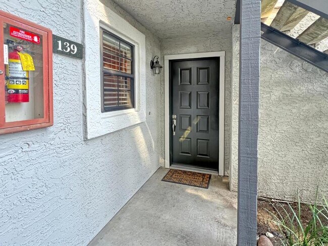 Building Photo - 15008 Avenida Venusto
