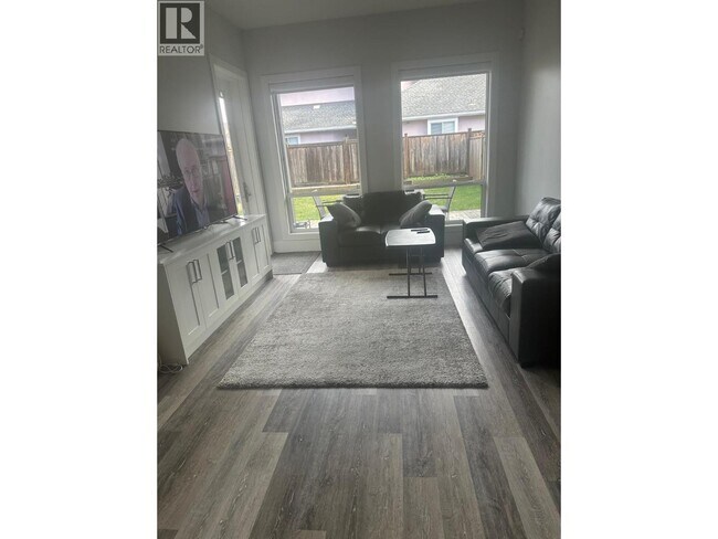 Photo du bâtiment - 8128 Heather St