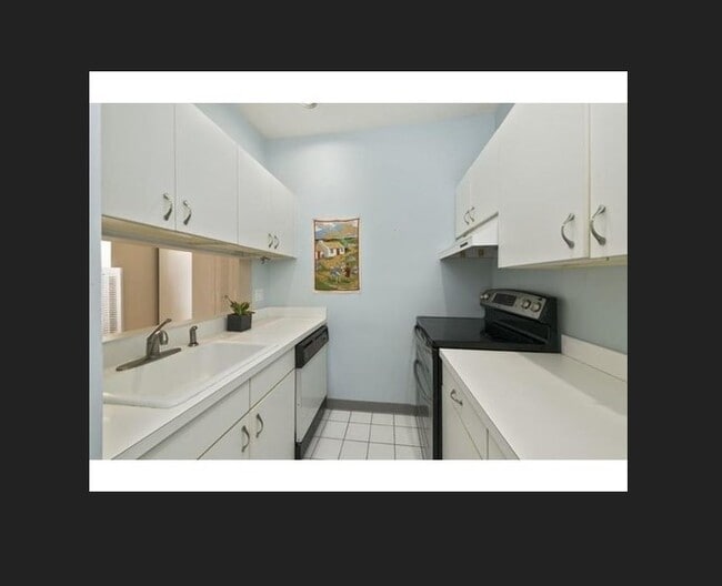 Building Photo - 19 Follen St