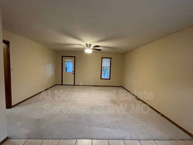 Foto del edificio - 3397 S Clifton Ave