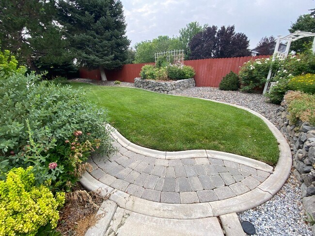 Building Photo - 4/3/2 Beautiful Home in Minden