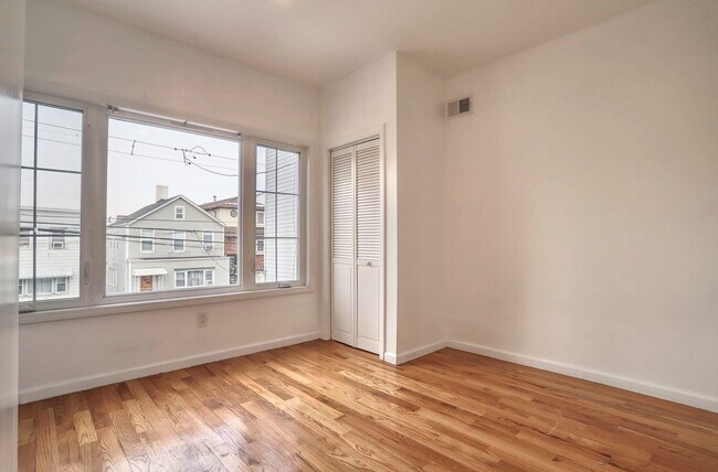 Foto del edificio - 345 N 2nd St