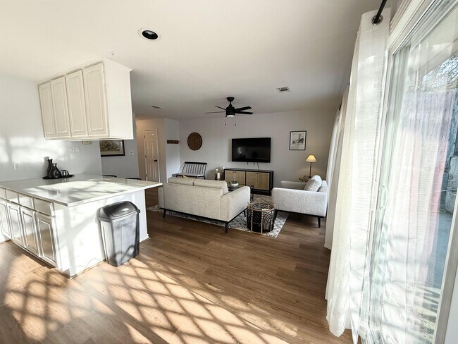 Foto del edificio - 307 Out Yonder