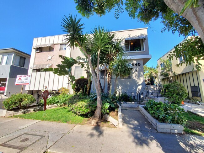 Foto del edificio - 940 N Sierra Bonita Ave