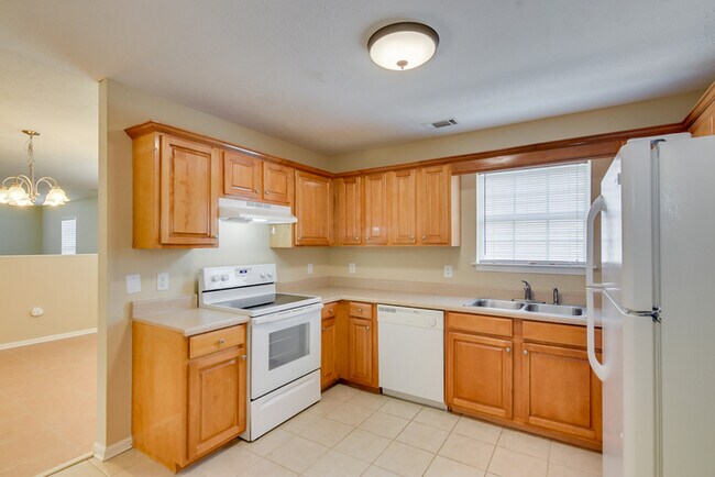 Building Photo - Quaint Three Bedroom Home for Rent in Aiken