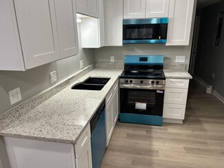 Building Photo - 521 S High St