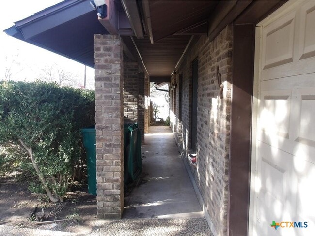 Building Photo - 107 Suzanne Ln