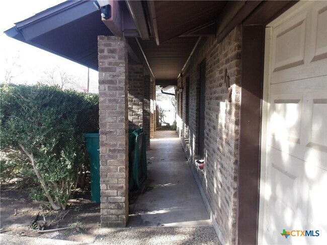 Foto del edificio - 107 Suzanne Ln