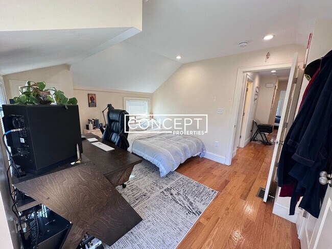 Building Photo - 5 Griggs Pl