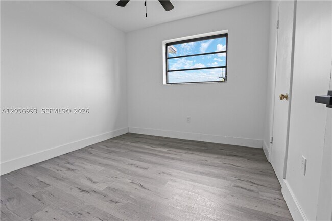 Foto del edificio - 10860 SW 220th St