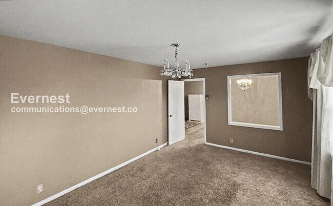 Foto del edificio - 7852 Opal Dr