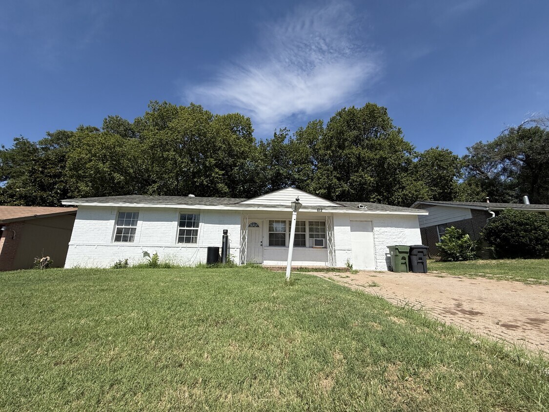 Foto principal - 612 Susan Dr