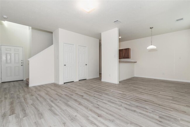 Building Photo - 5814 Northern Oak St