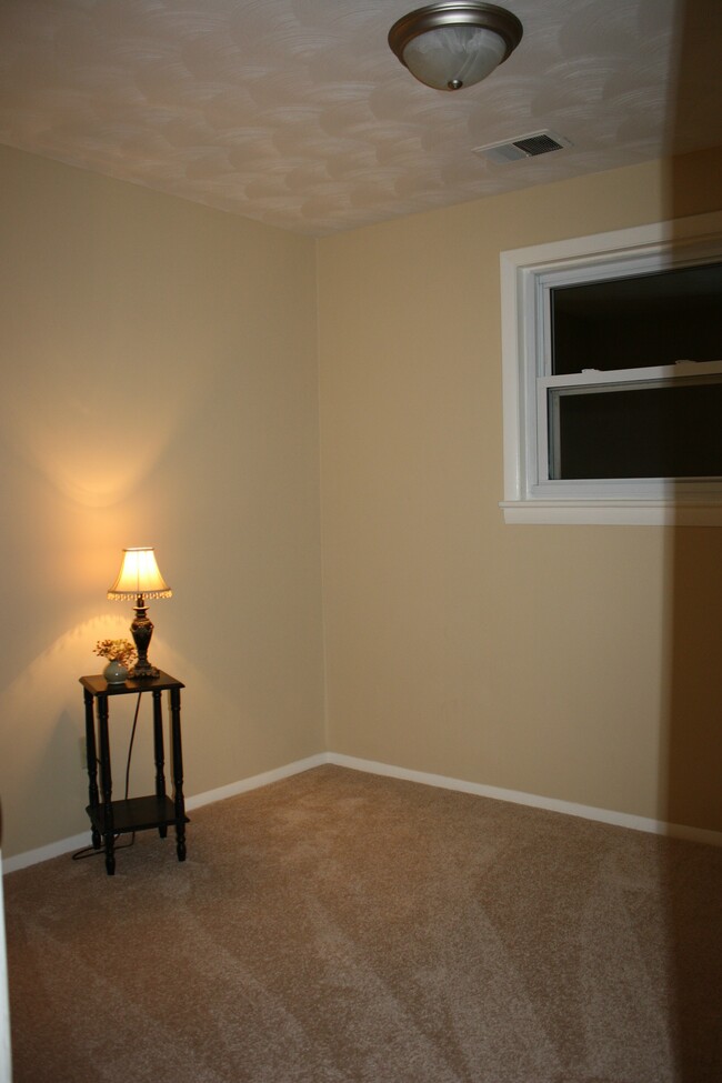 Building Photo - 133 Bayview Ave