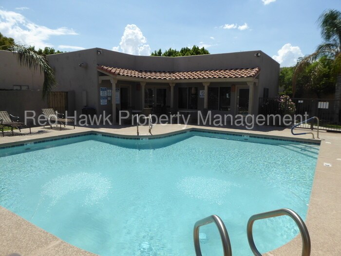 Foto principal - 440 S Val Vista Dr
