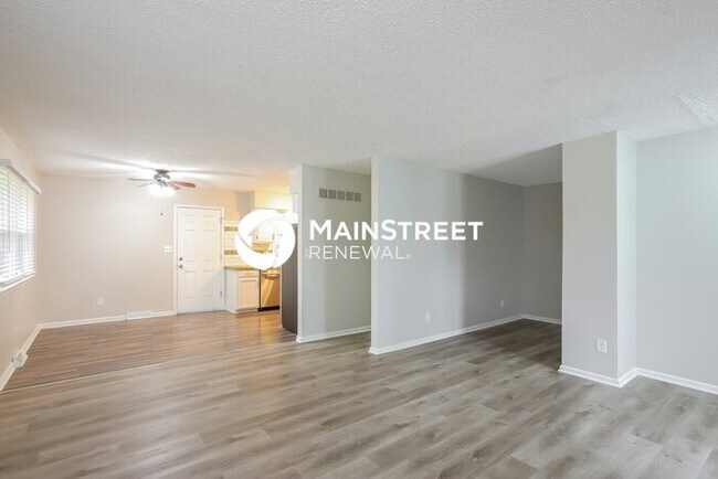 Building Photo - 3 Bedroom Pet-Friendly Home in INDEPENDENC...