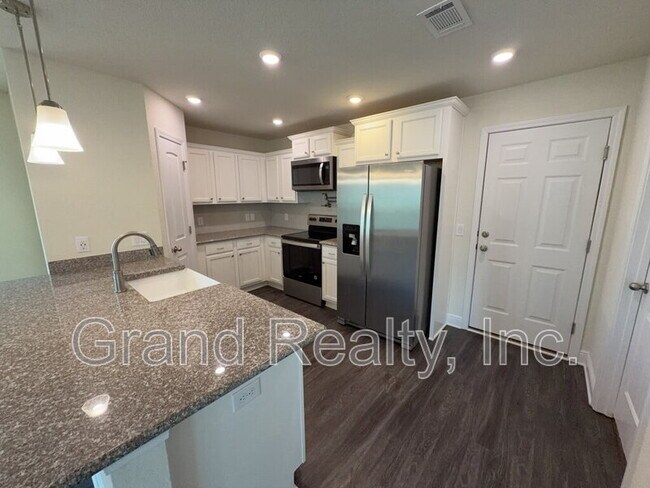 Building Photo - 4393 Village Oak Ln