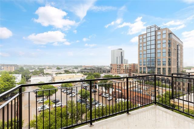 Foto del edificio - 4611 Travis St