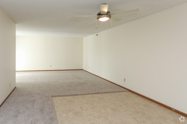 2BR, 2BA - 1,113 SF - Dove Terrace