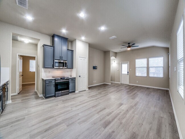 Building Photo - San Antonio, TX - House - $1,745.00 Availa...