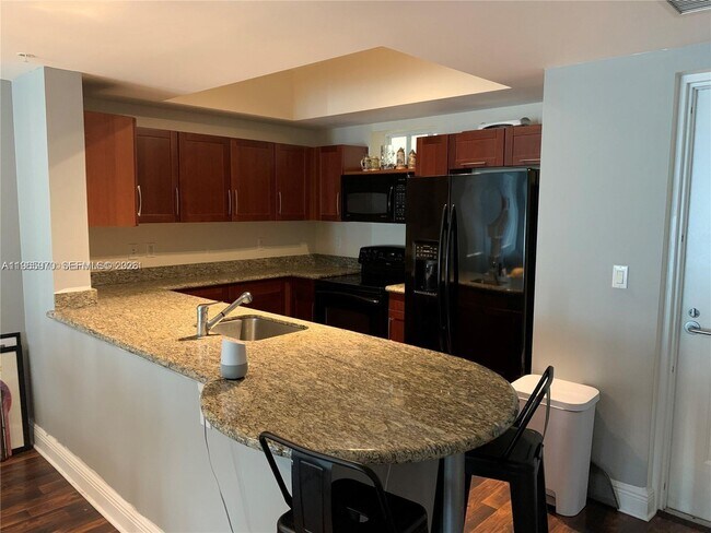 Foto del edificio - 7275 SW 90th St
