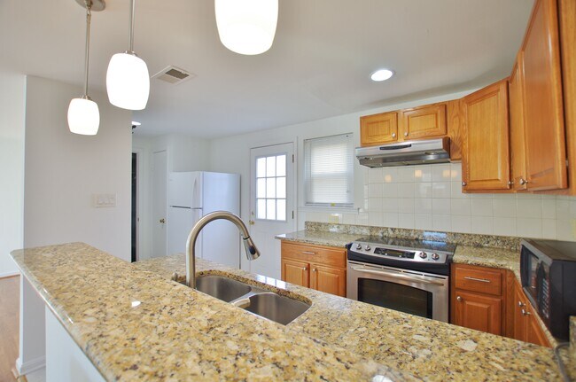 Foto del edificio - 4402 Pembrook Village Dr