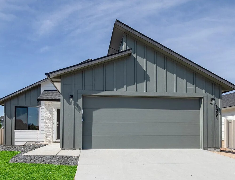 Foto principal - 1261 W Bass River Dr