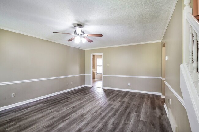 Foto del edificio - 6498 Heatherwood Dr