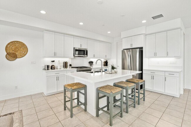 Building Photo - 43073 Armonia Ct