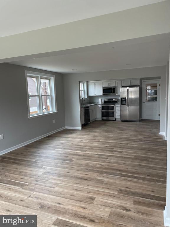 Foto del edificio - 7087 Winchester Ave