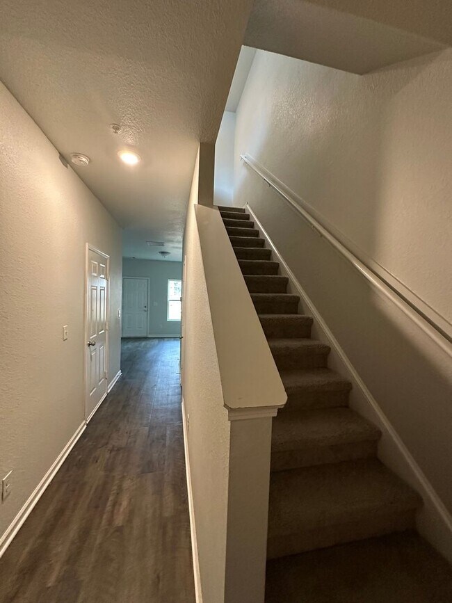 Foto del edificio - 1112 Highwood Ln