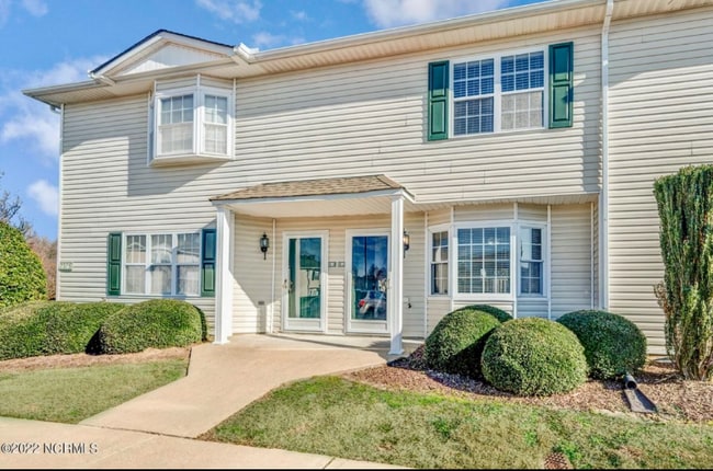 Building Photo - 2355 Vineyard Dr