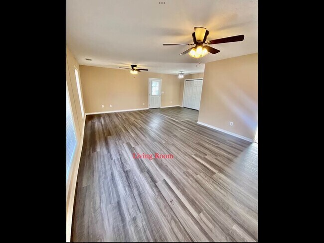 Building Photo - 6112 Potomac Cir