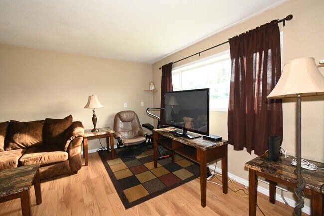Photo du bâtiment - 2 bedroom in Kitimat BC V8C 1G8