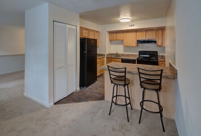 Foto del edificio - Thousand Oaks Apartments & Townhomes