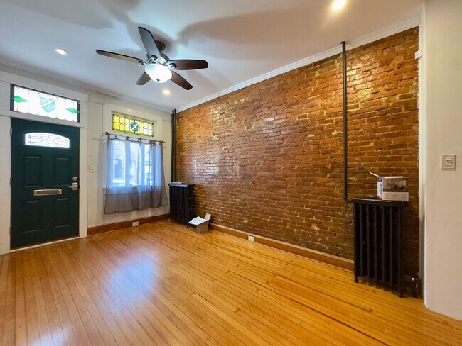 Foto del edificio - Charming 2 Bedroom/2.5 Bathroom Townhome in Upper Fells Point, Baltimore, MD!