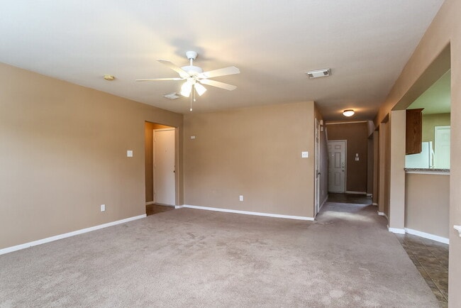 Foto del edificio - 9702 Winter Bloom Ln