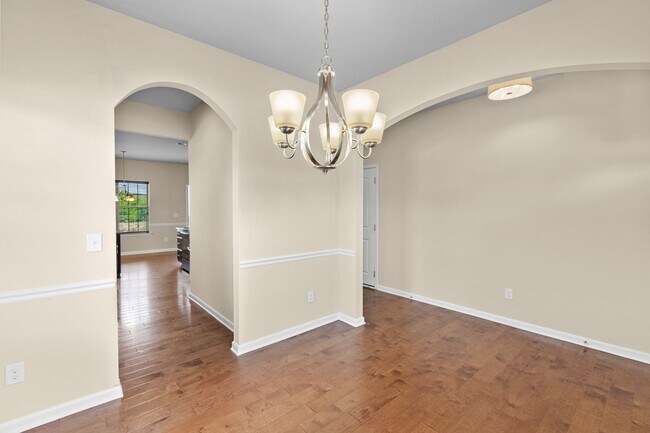 Building Photo - Beautiful 3-Bedroom Home with Fireplace an...