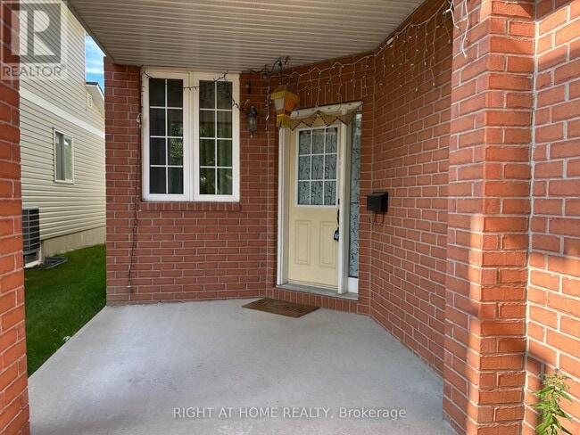 Building Photo - 270 Deercroft Ave