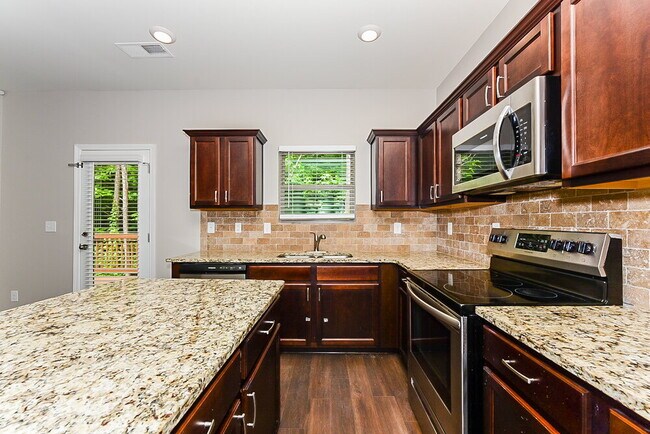 Foto del edificio - 1335 Elmstead Pl