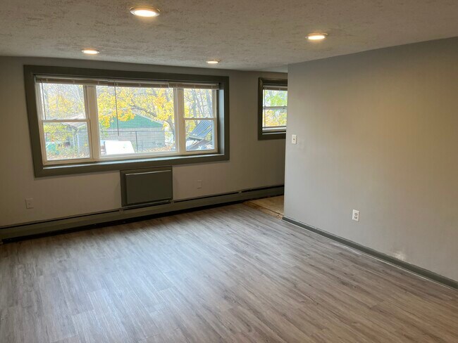 Foto del edificio - 32 Cook Ave