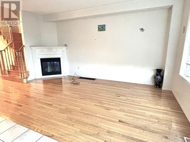 Building Photo - 39 Sussexvale Dr