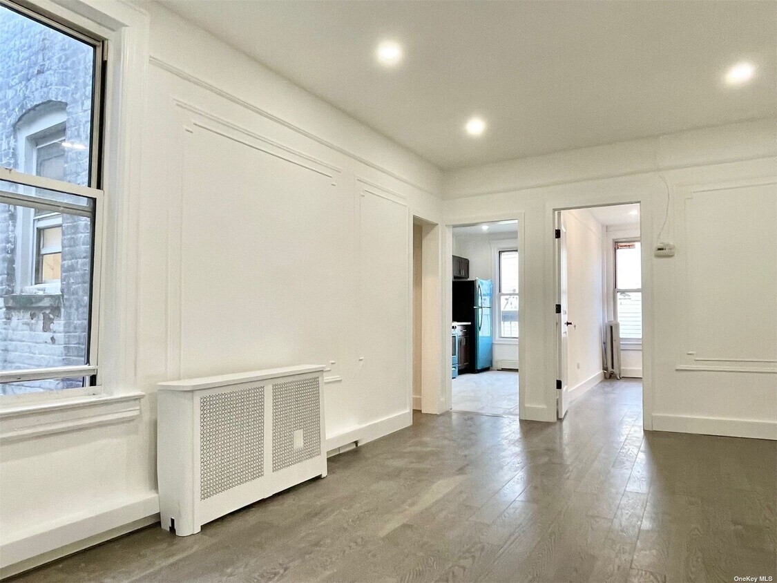 Building Photo - 63-23 60th Pl