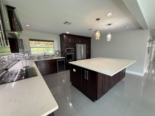 Foto del edificio - 5488 Fearnley Rd