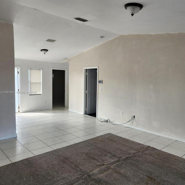 Building Photo - 3241 Willin St