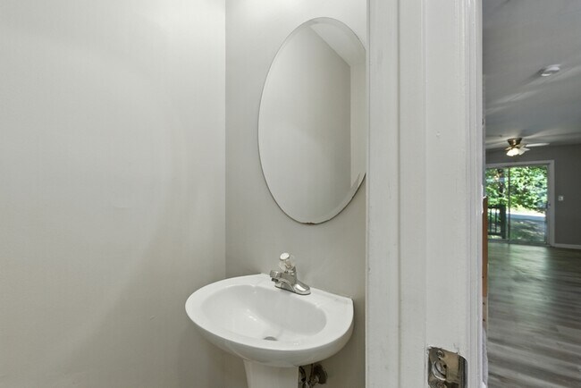 Building Photo - 159 Brightwater Dr