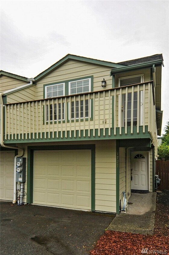 Foto principal - 1727 NE 146th St