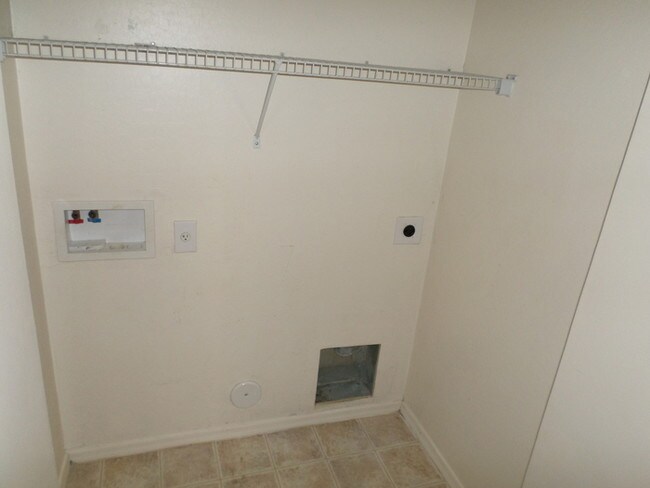 Foto del edificio - 2250 W Pinkley Ave