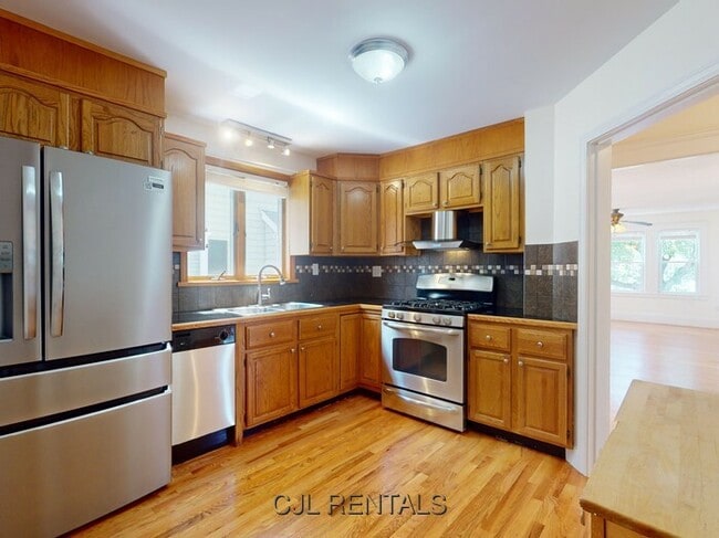 Foto del edificio - 25 Charlotte Rd