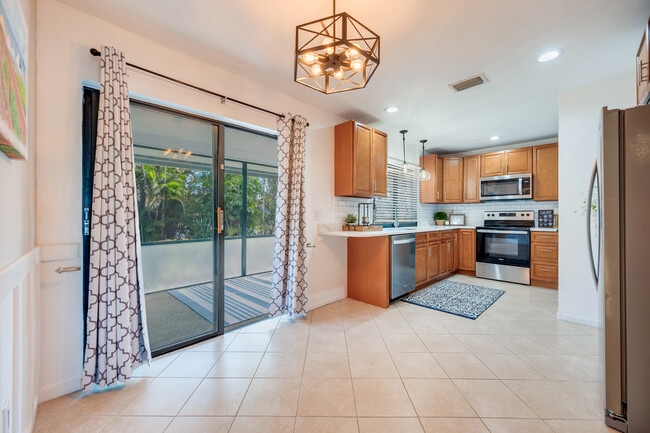 Foto del edificio - 1759 Azalea Ln